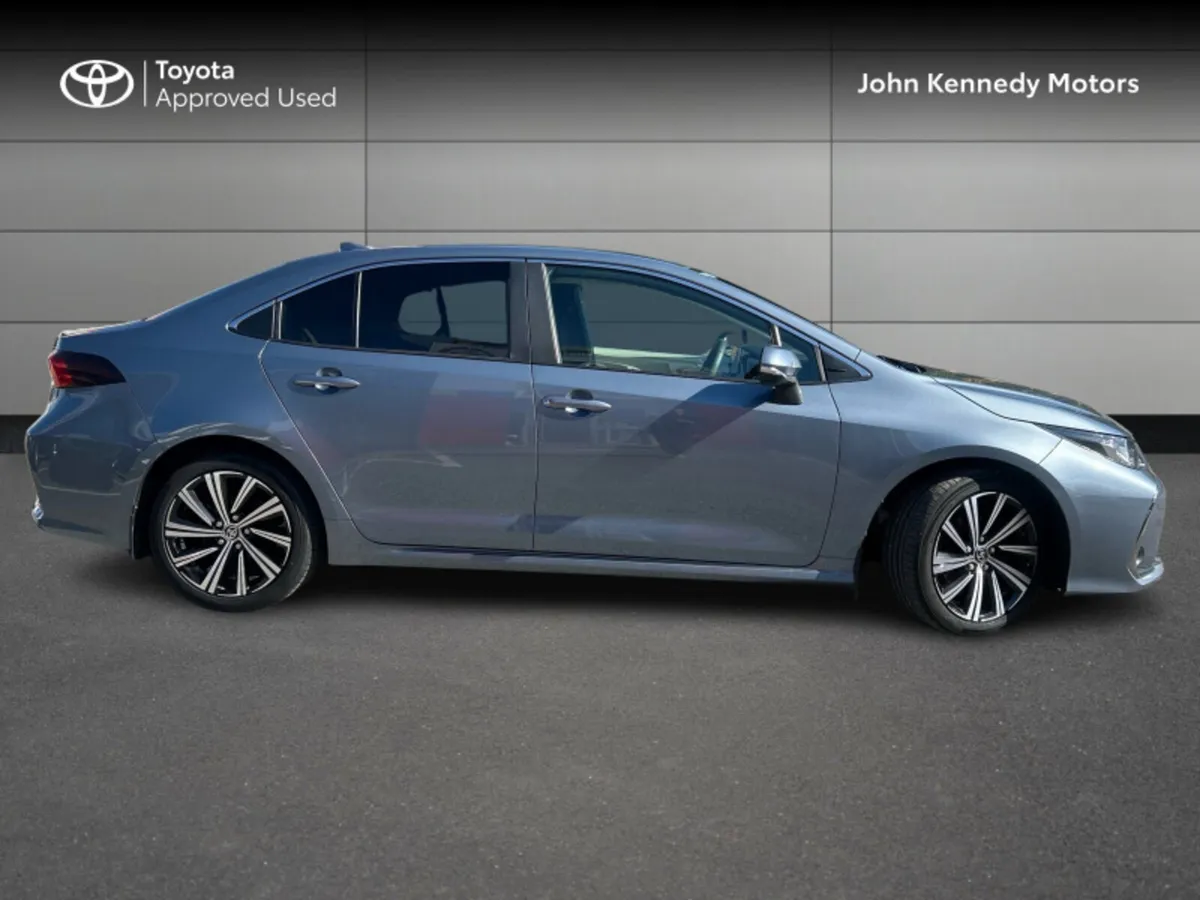 Toyota Corolla HYBRID LUNA SP SPORT 4DR AUTO - Image 3