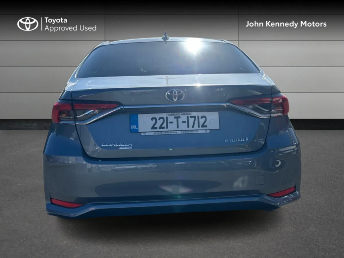 Toyota Corolla HYBRID LUNA SP SPORT 4DR AUTO - Image 4