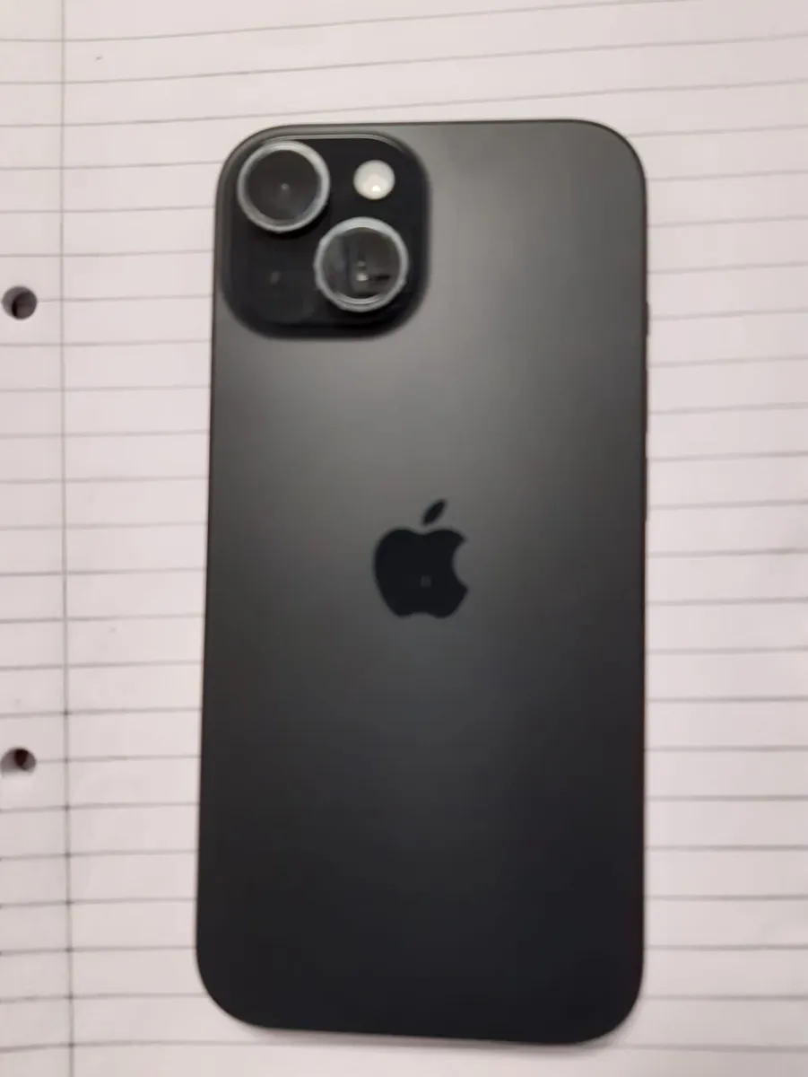 iPhone 15 - Image 2