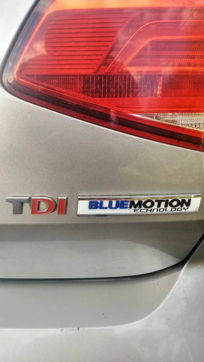 Volkswagen Passat 2015 - Image 3