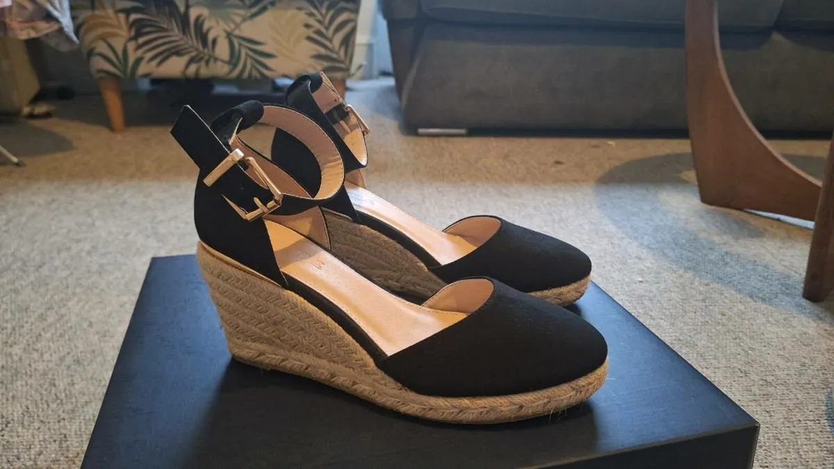 Black wedges - Image 1