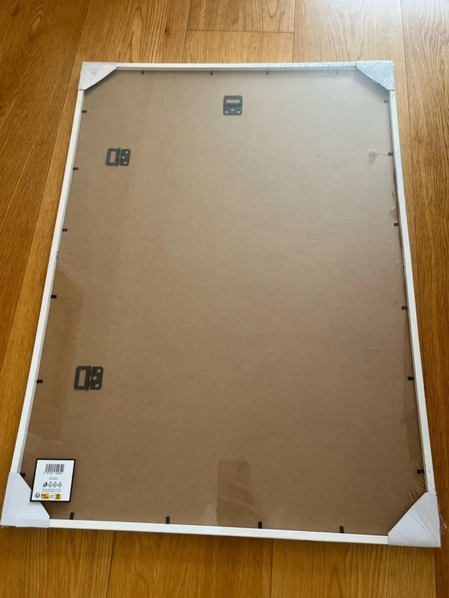 White Frame 50x70cm - Image 2