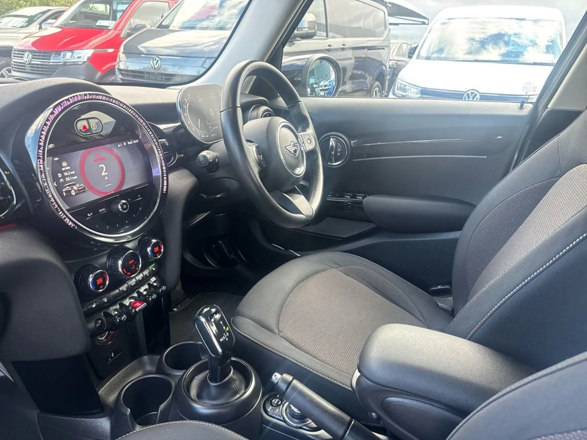 MINI Cooper Classic 1.5 Auto - Image 3