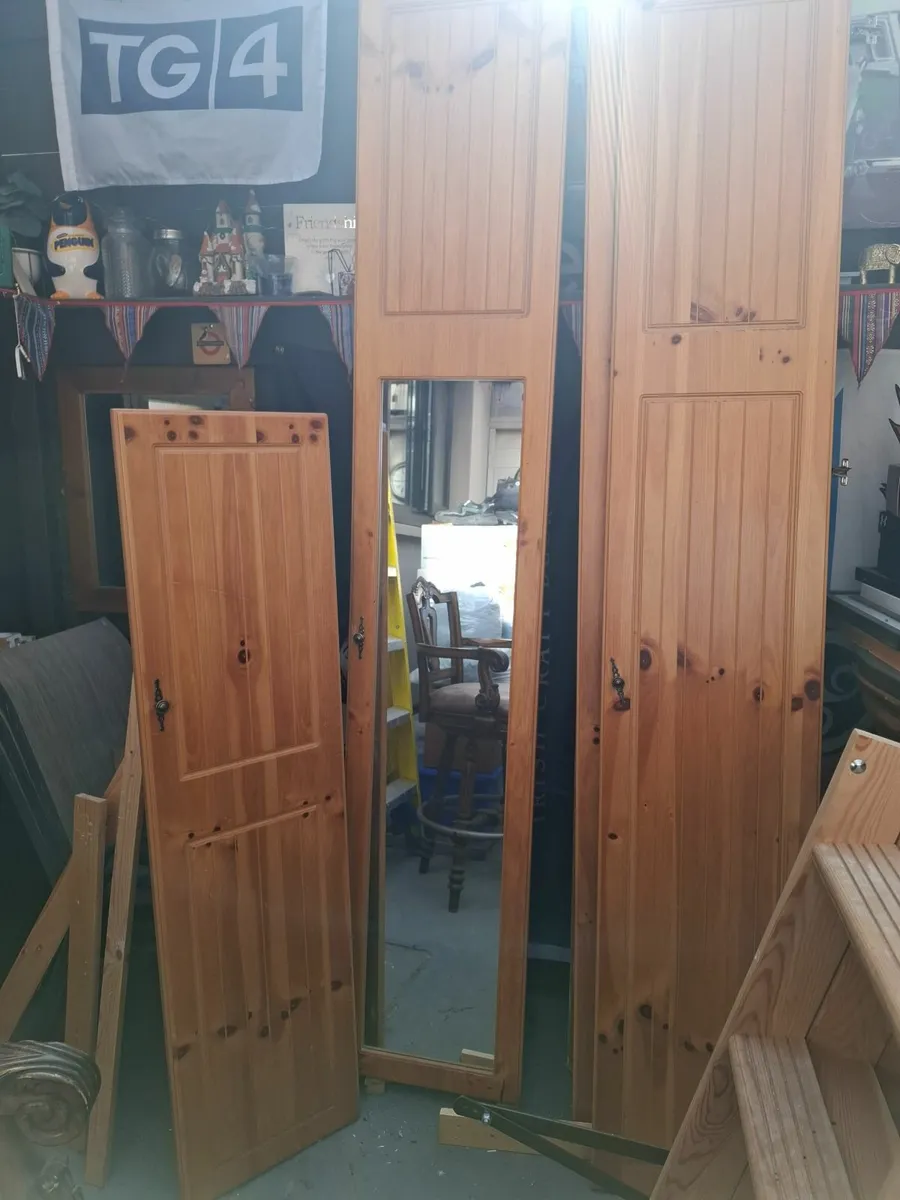 Wardrobe doors - free for collection - Image 3
