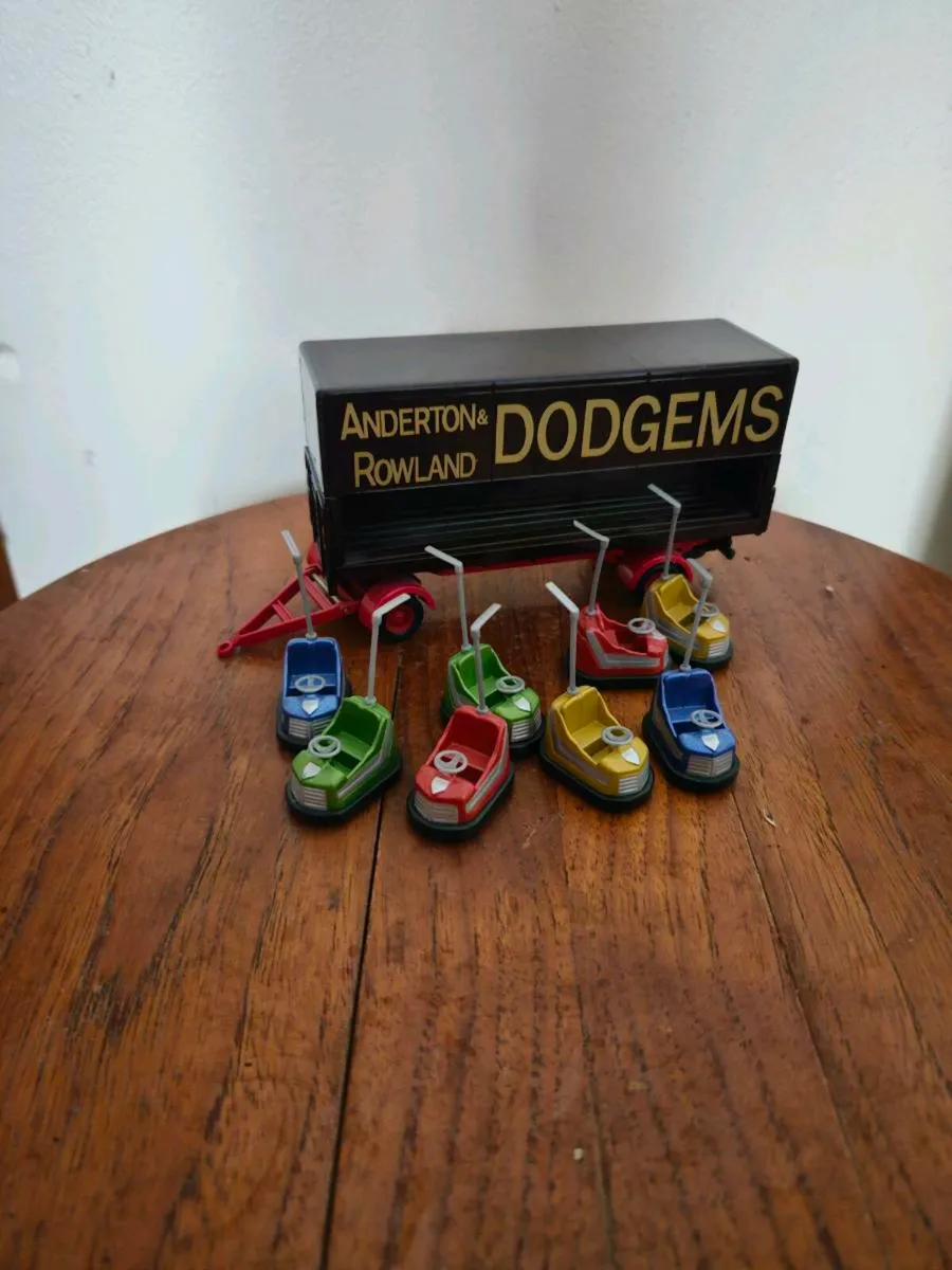 Corgi Circus Fair Ground Dodgems Trailer 1.50 - Image 1