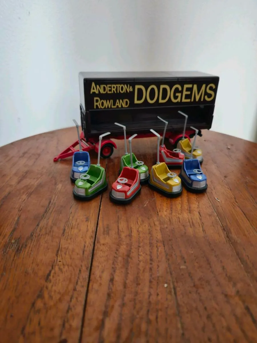 Corgi Circus Fair Ground Dodgems Trailer 1.50 - Image 2