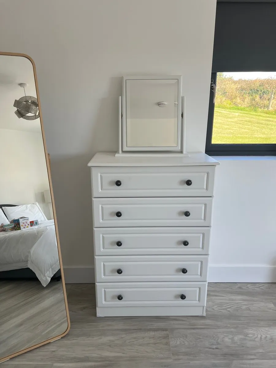 Chest of Drawers - Image 1