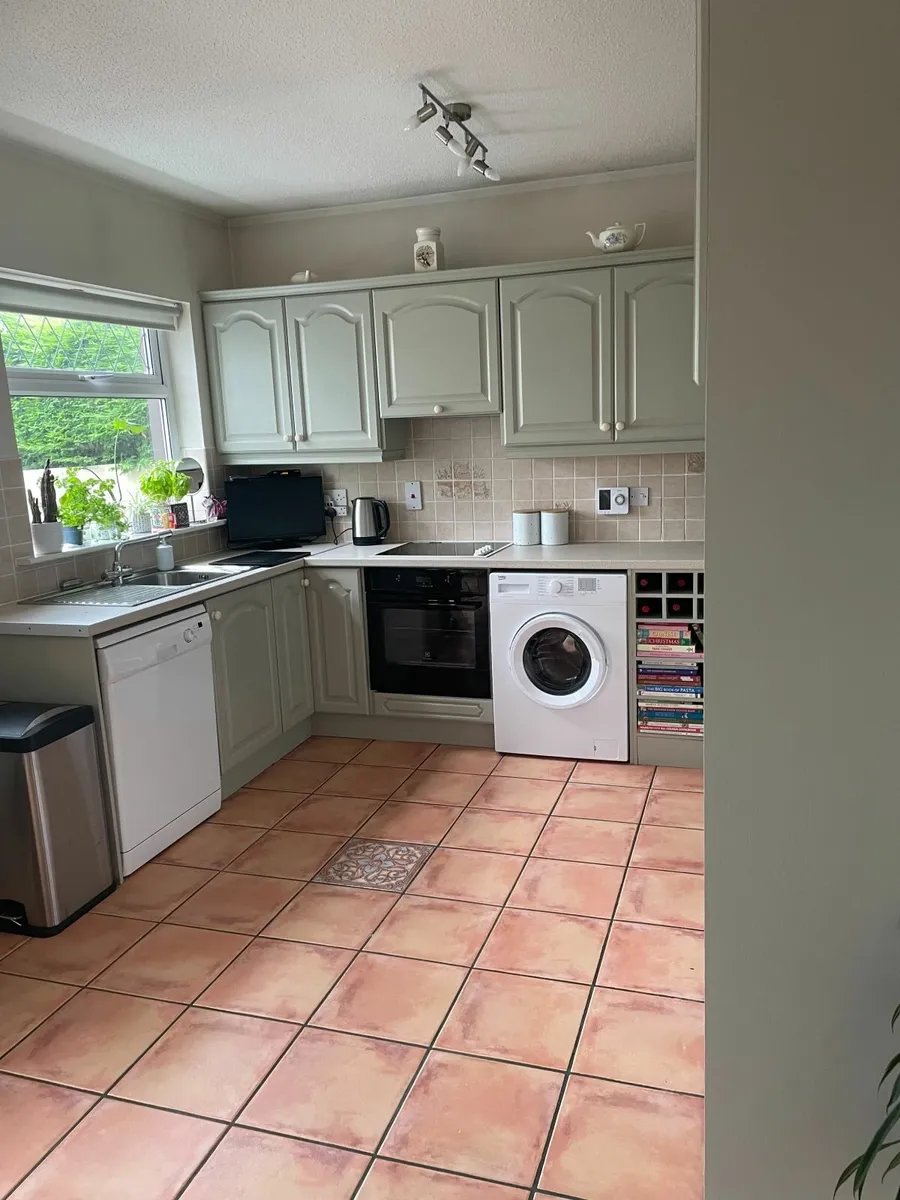 Solid Wood Fitted Kitchen - Image 2