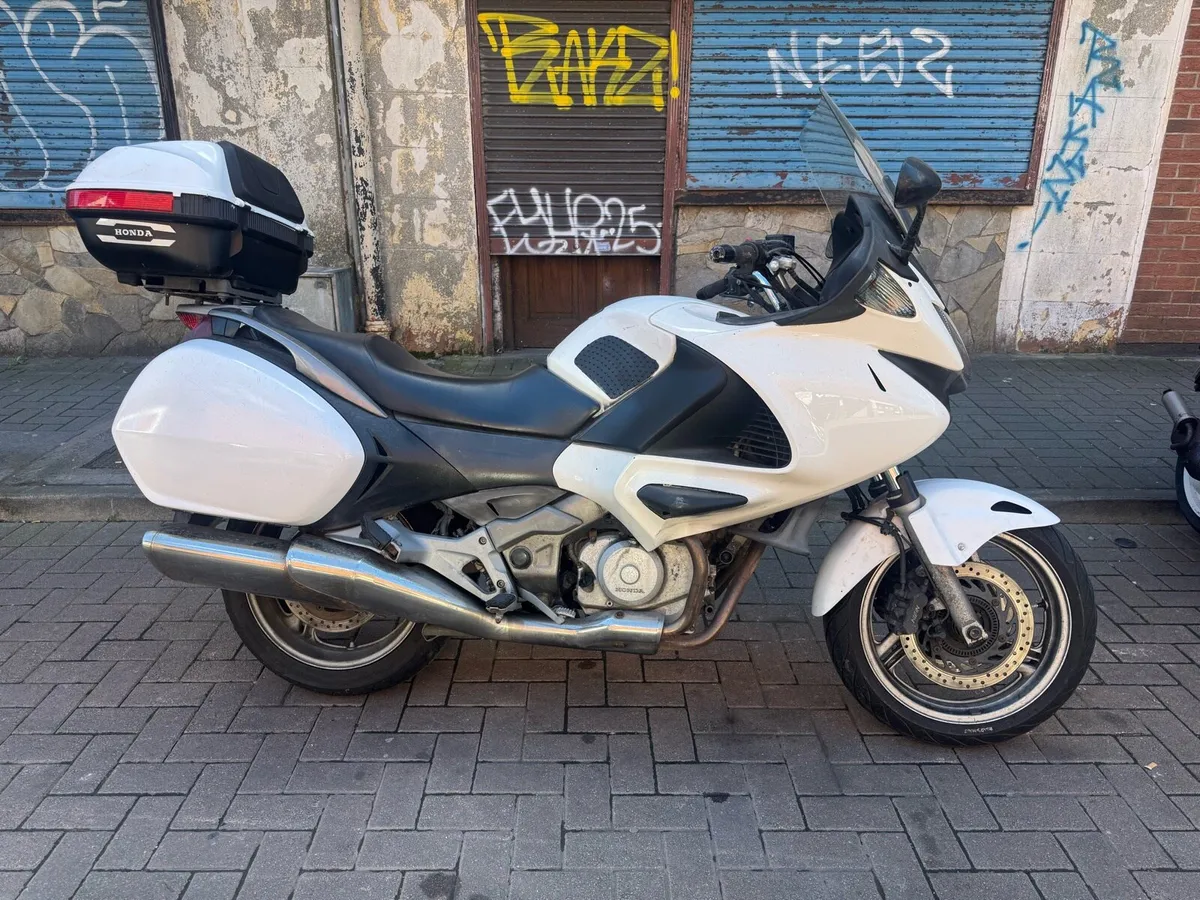 2009 Honda Deauville 700 - Image 1