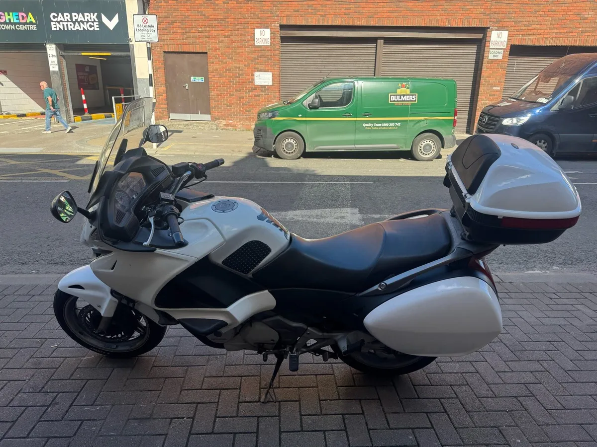 2009 Honda Deauville 700 - Image 4