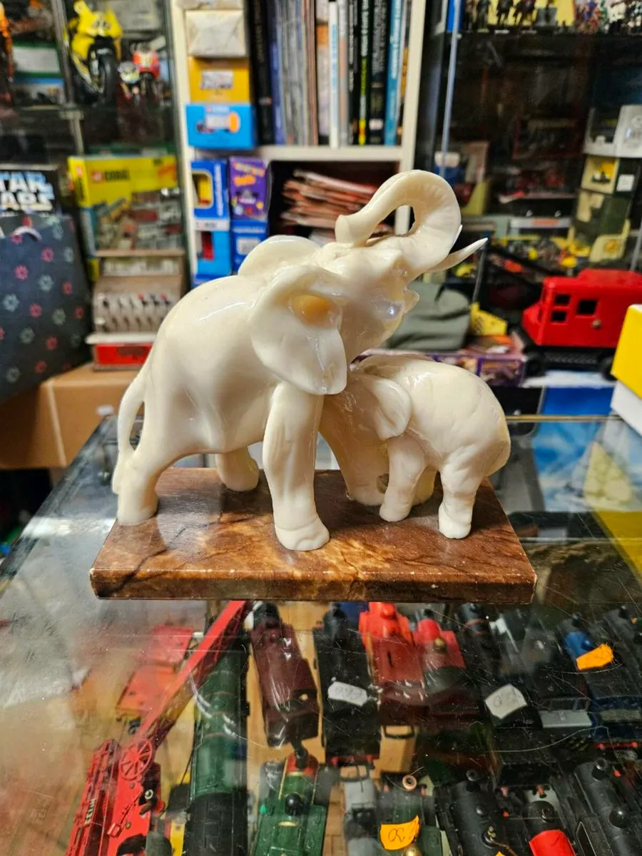 Vintage Elephants - Image 2
