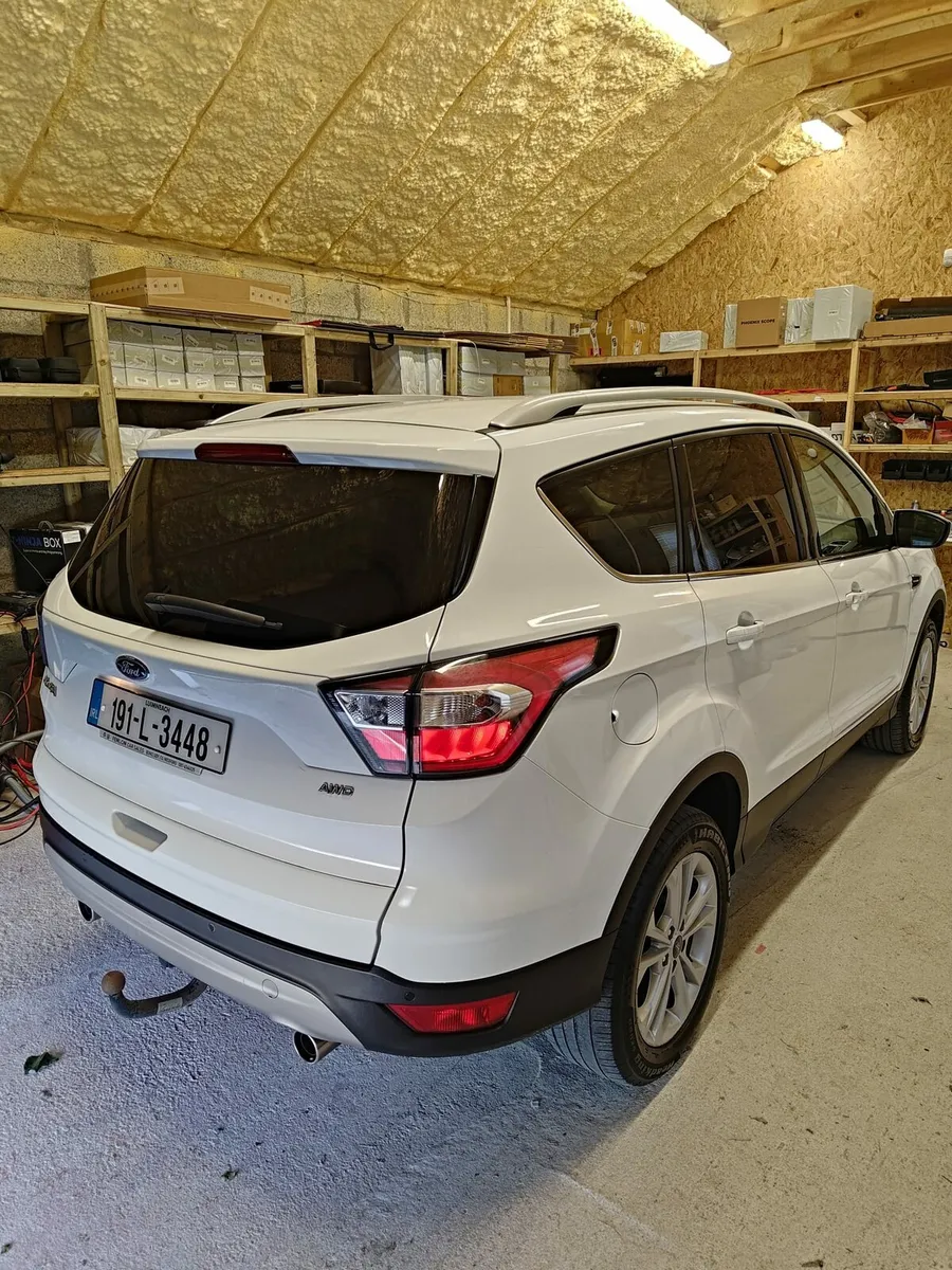2019 Ford Kuga Crew Cab - Image 3