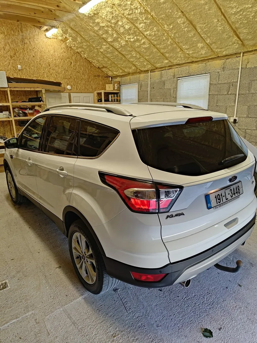 2019 Ford Kuga Crew Cab - Image 4