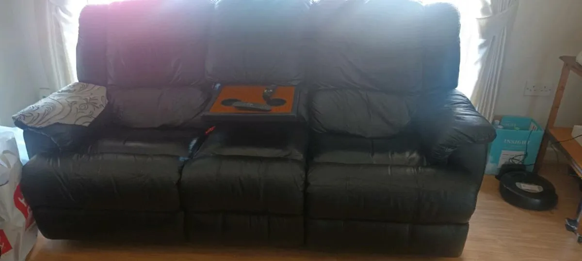 Leather couch - Image 1
