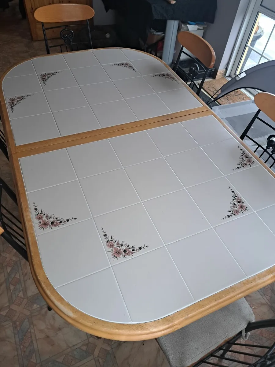 Kitchen table and 6 chairs - Image 1