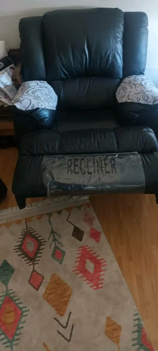 Leather couch - Image 3