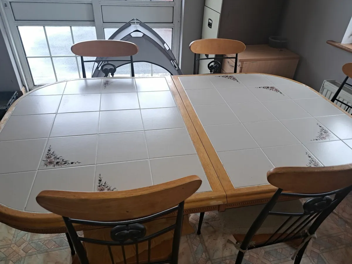 Kitchen table and 6 chairs - Image 2