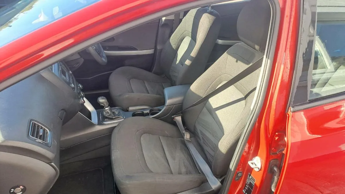 2015 Kia Ceed 1.4 Petrol ~Low Mileage~& Spotless~ - Image 3
