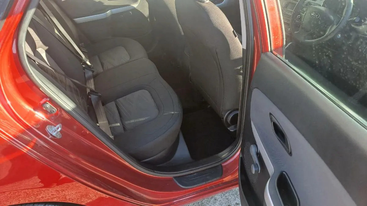 2015 Kia Ceed 1.4 Petrol ~Low Mileage~& Spotless~ - Image 4