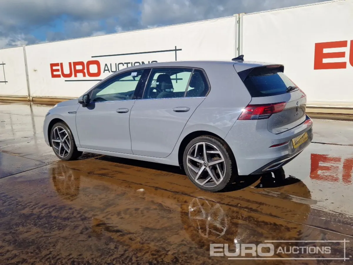 2023 Volkswagen Golf - Image 2