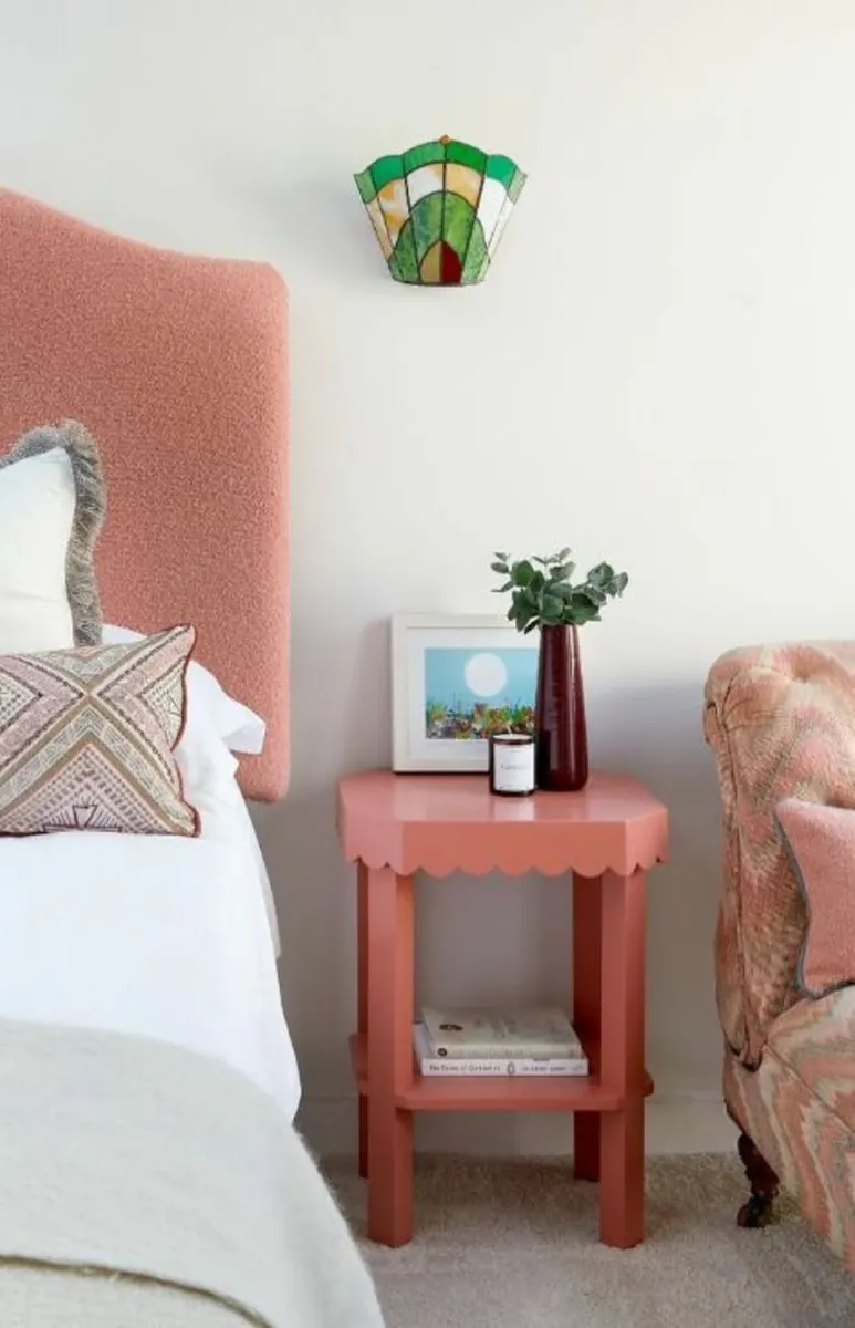 Side Table with scalloped edge - Image 1