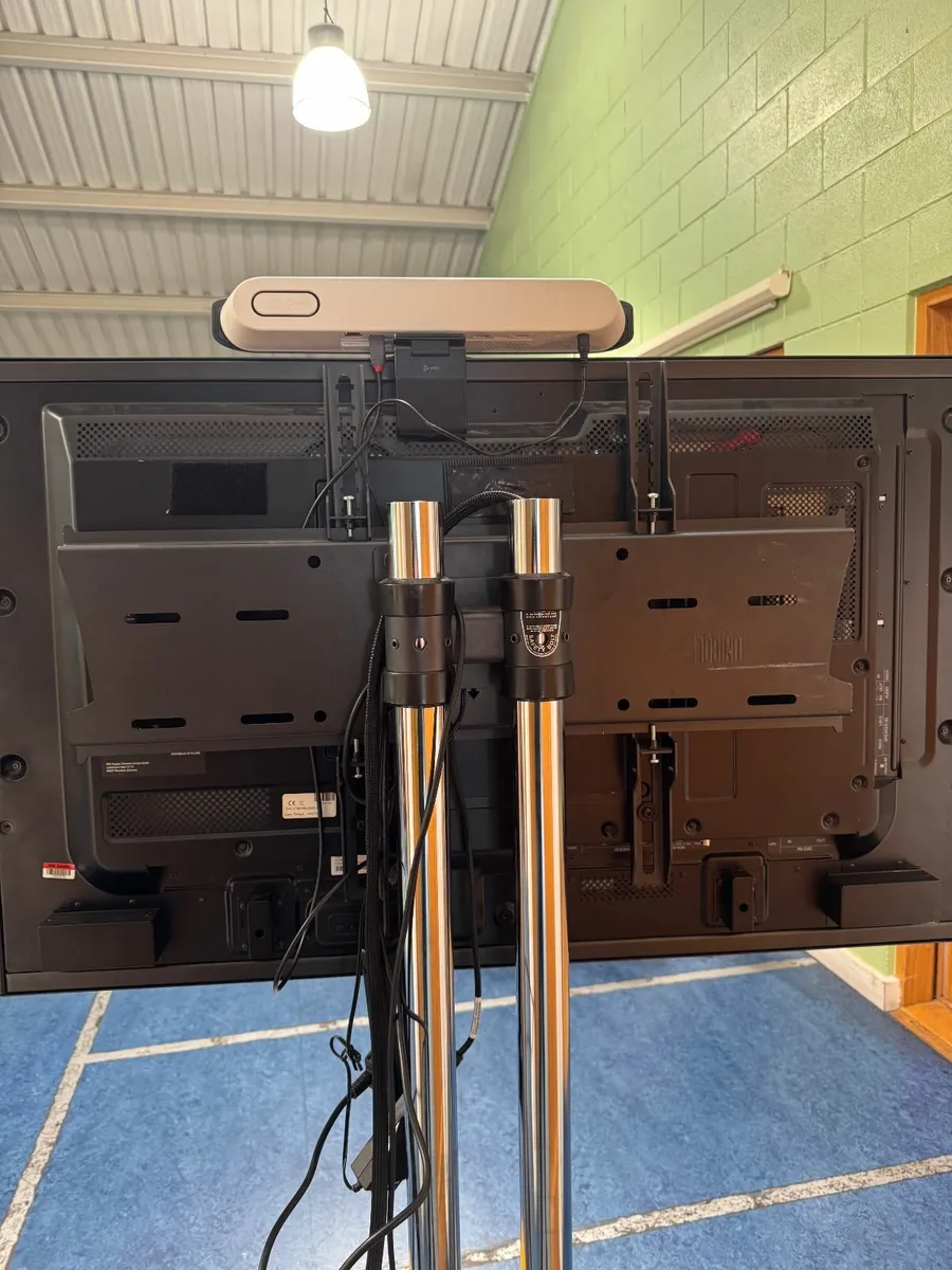 Touch Screen monitor stand and teams poly camera - Image 2