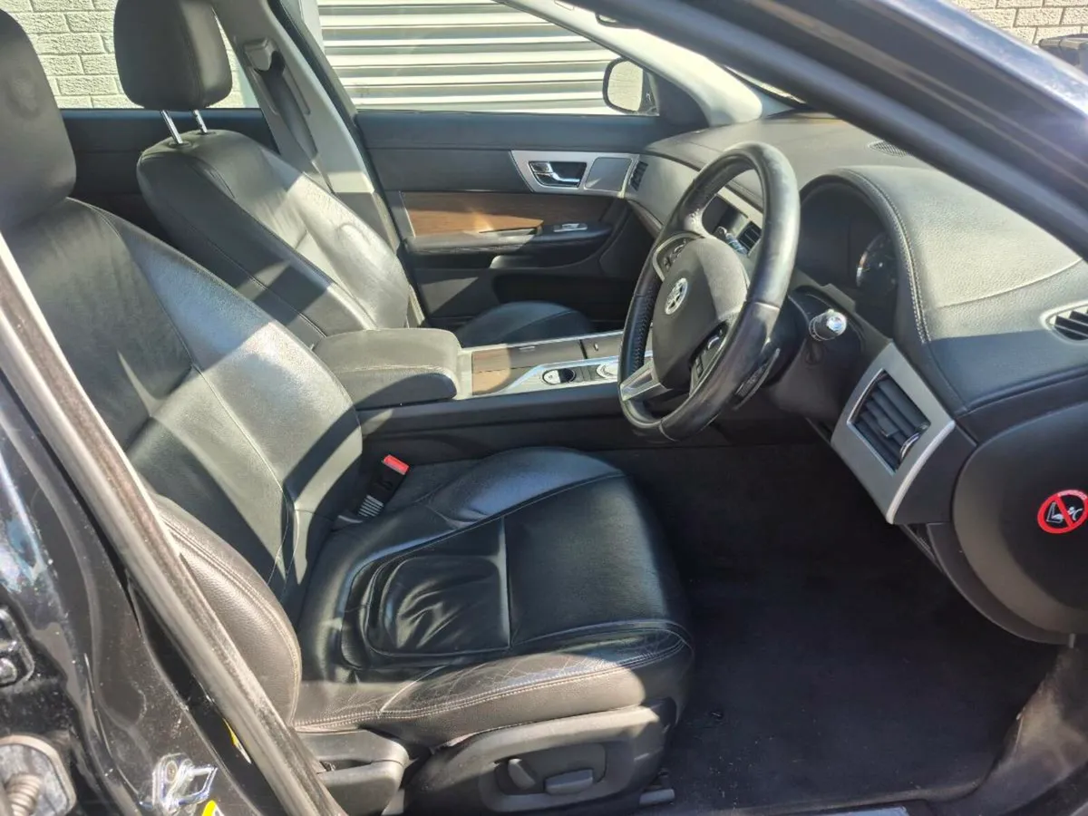 Jaguar XF 2.2 - Image 4