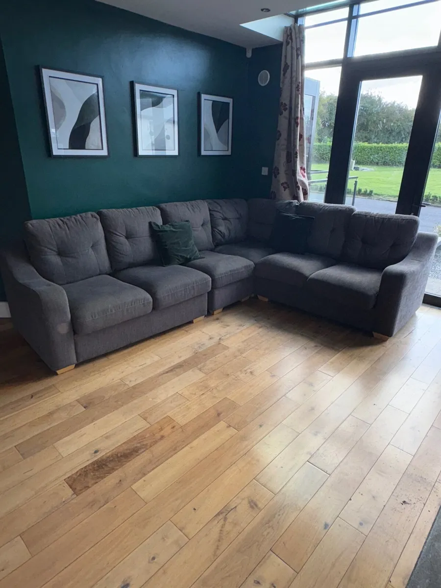 Grey corner couch - Image 2