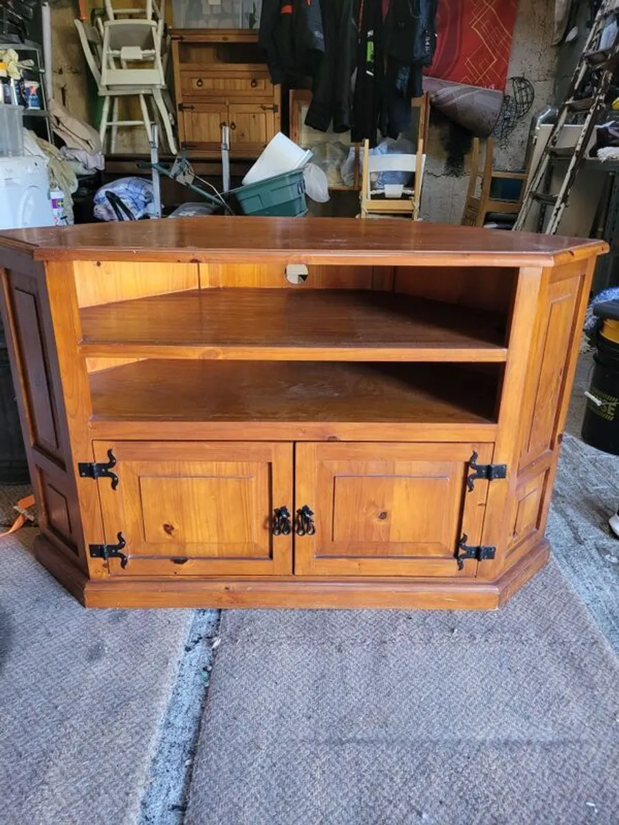 Corner TV Unit - Image 1