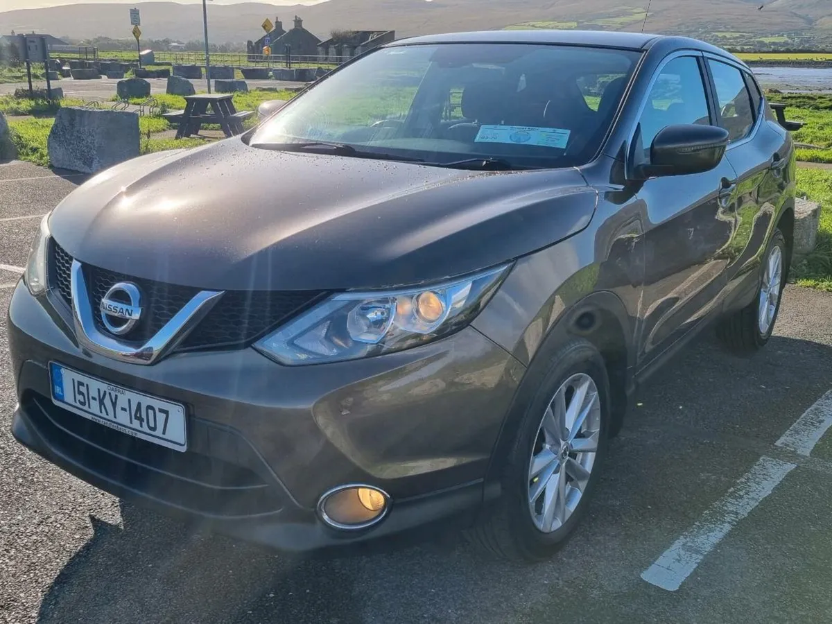 Nissan Qashqai 2015 SV Low Kms - Image 2