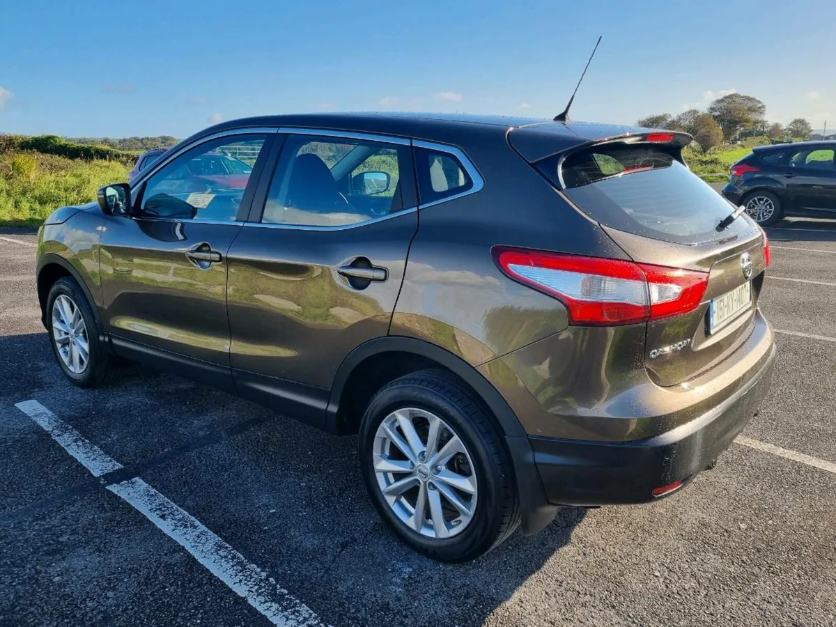 Nissan Qashqai 2015 SV Low Kms - Image 3