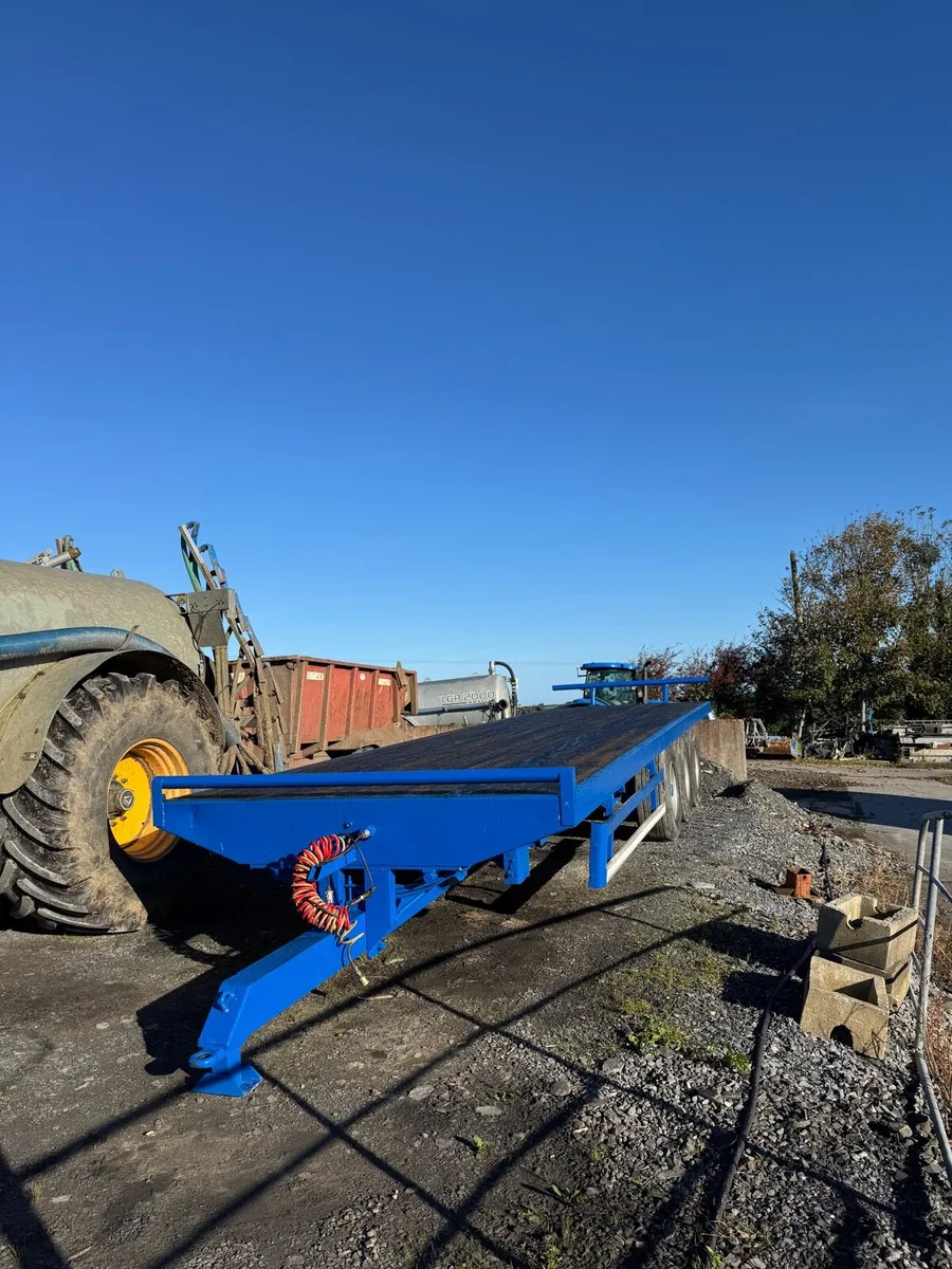 Bale trailer - Image 2