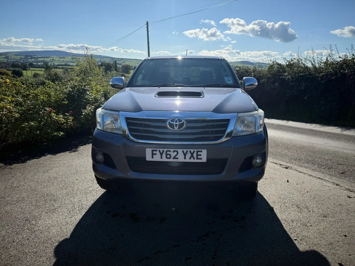 Toyota Hilux invincible 2012 69000miles - Image 3