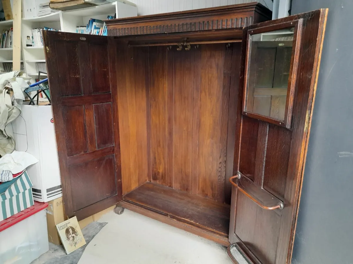 Wardrobe - Image 3