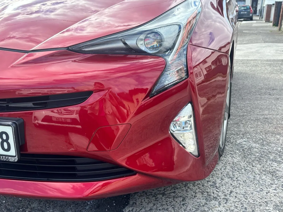 Toyota Prius - Image 4