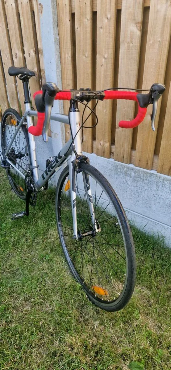Trek 01 road bike ( serviced )( delivery ) - Image 3