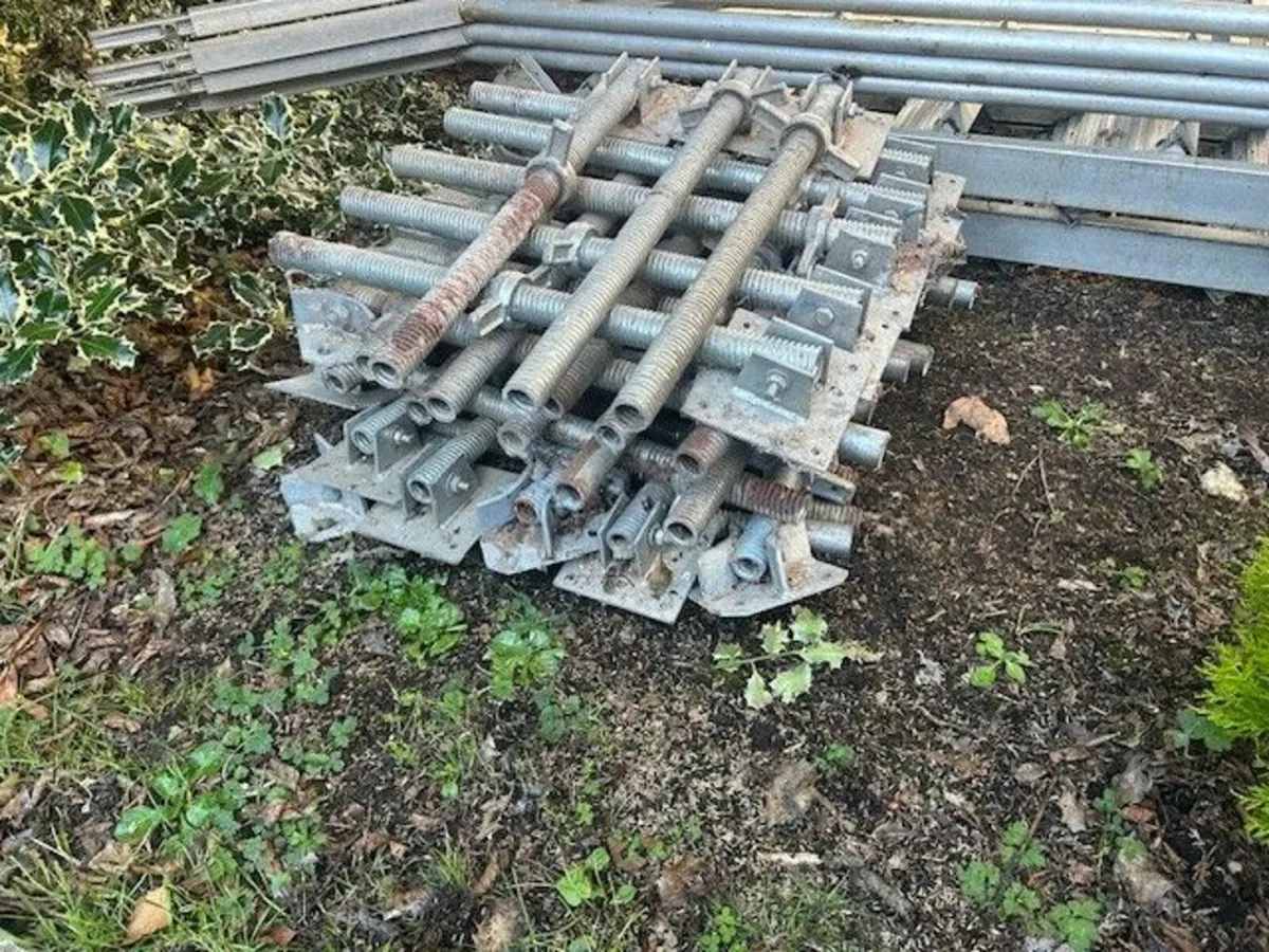 scaffolding - Image 1