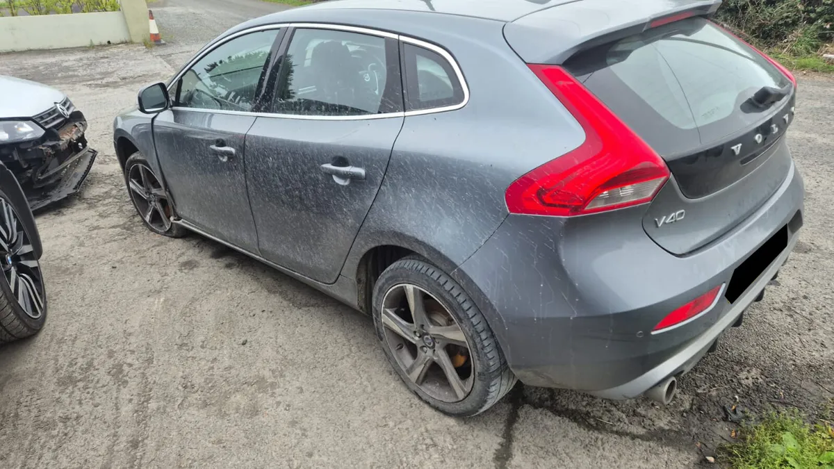2015 Volvo V40 2.0d Diesel For Breaking! - Image 1
