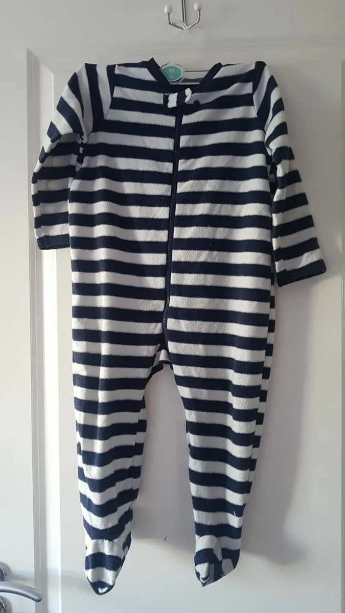 3/4 years old barely worn - Image 2