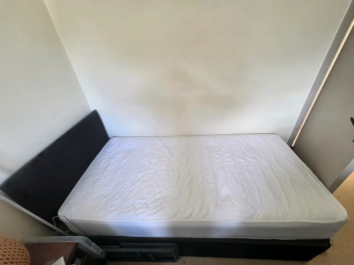 Single bed & mattress - Image 1