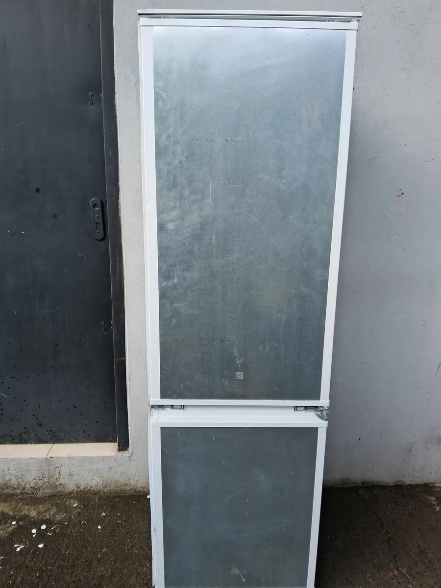 INTEGRETED FRIDGE AND FREEZER - Image 4