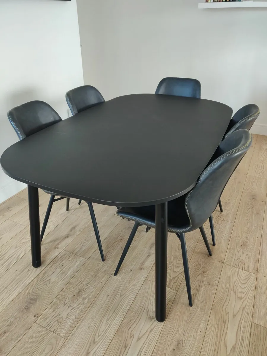 Dinning table and 4 chairs - Image 3