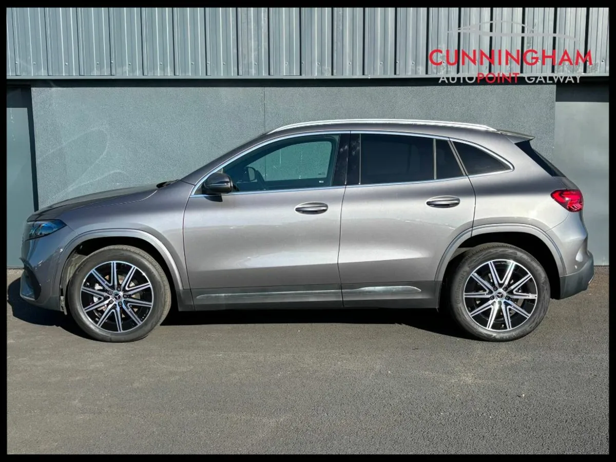 Mercedes-Benz EQA 250+ AMG LINE EXECUTIVE - Image 4