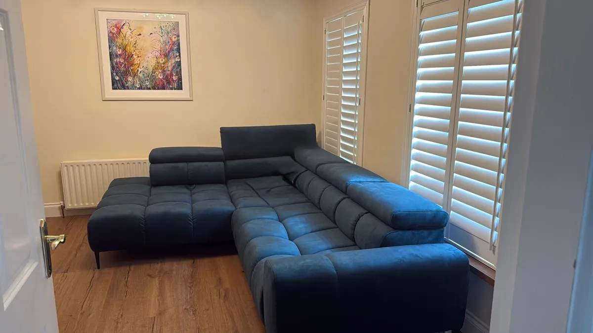 Couch / Chaise Sofa - Image 3