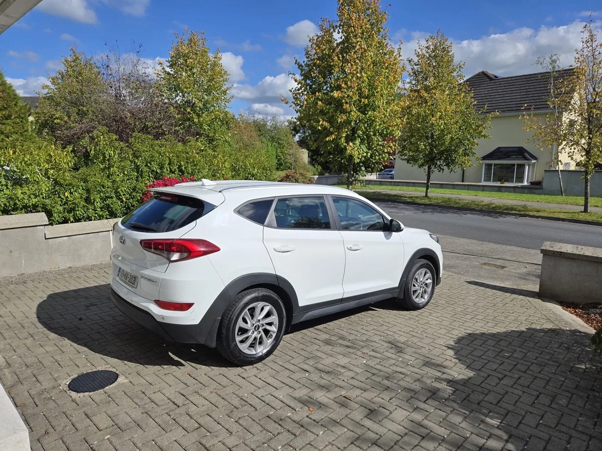 Car - Image 2