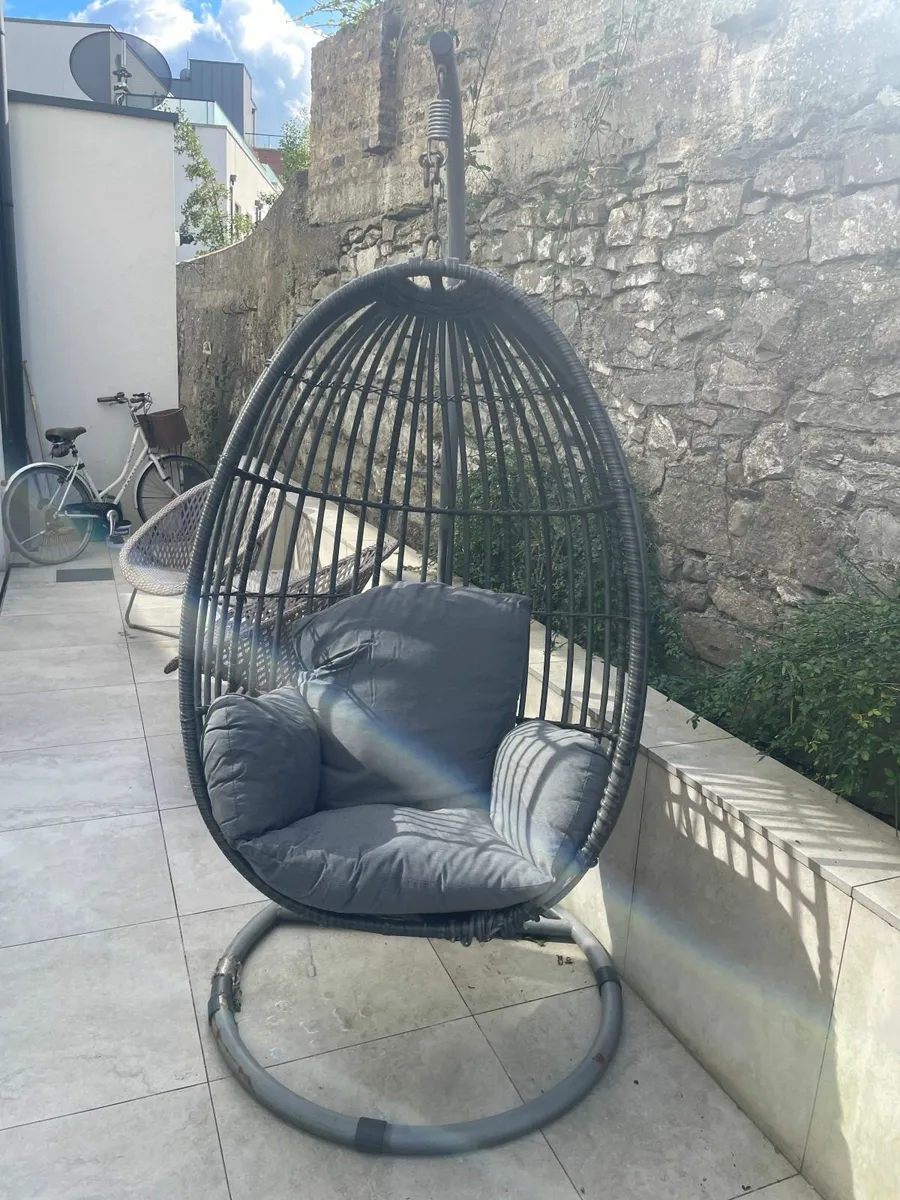 Hanging Garden Egg Swing Chair - FREE