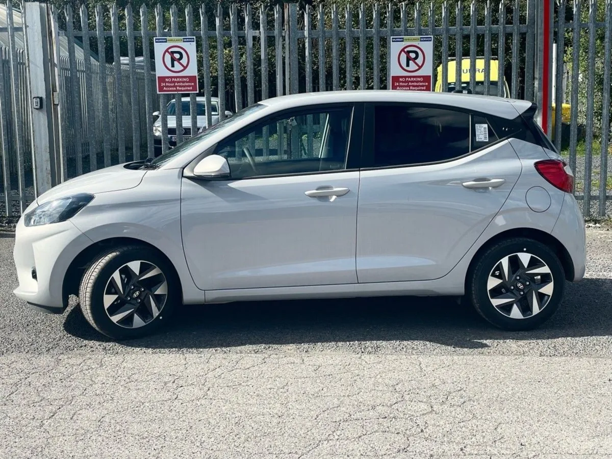 Hyundai i10 Deluxe Plus - Image 4