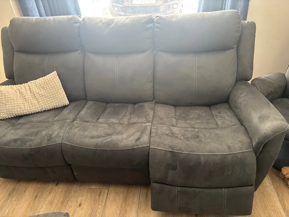 Sofa power recliners with Charging ports - Image 1