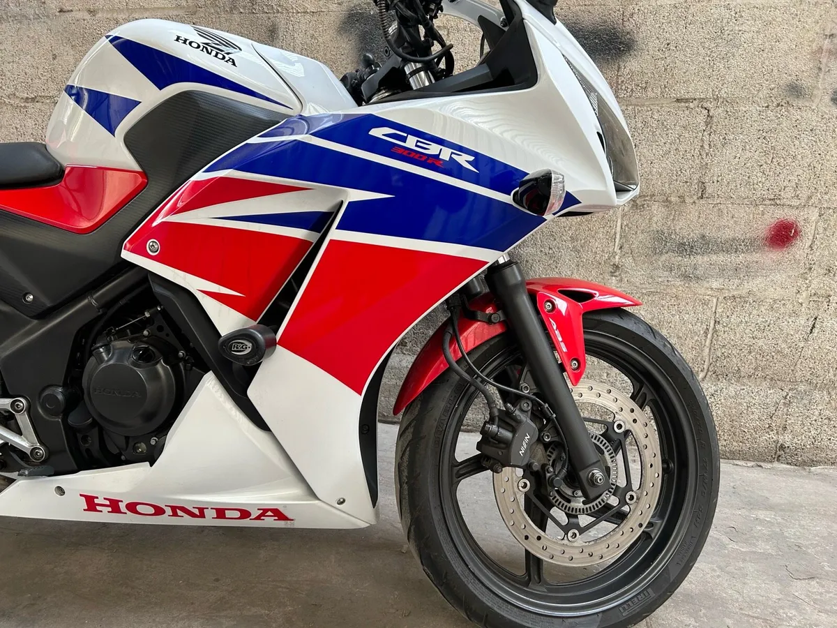 Honda CBR 300 R - Image 4