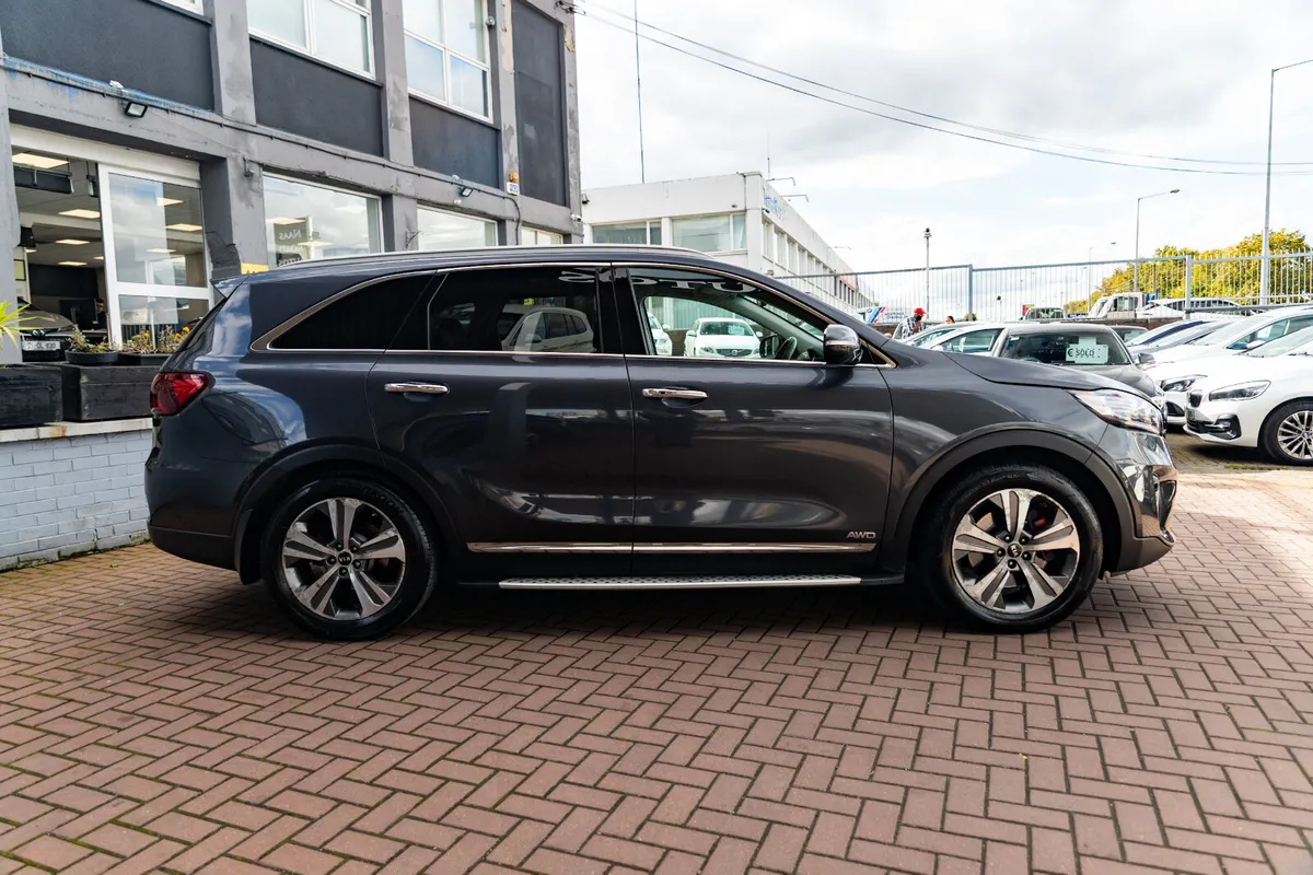 KIA SORENTO 2.2 CRDI GT-LINE 7 SEATER AUTO - Image 2